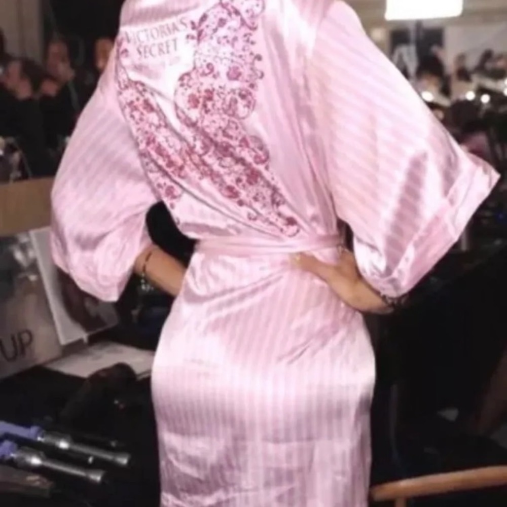 NWOT Victoria’s Secret Fashion Show robe